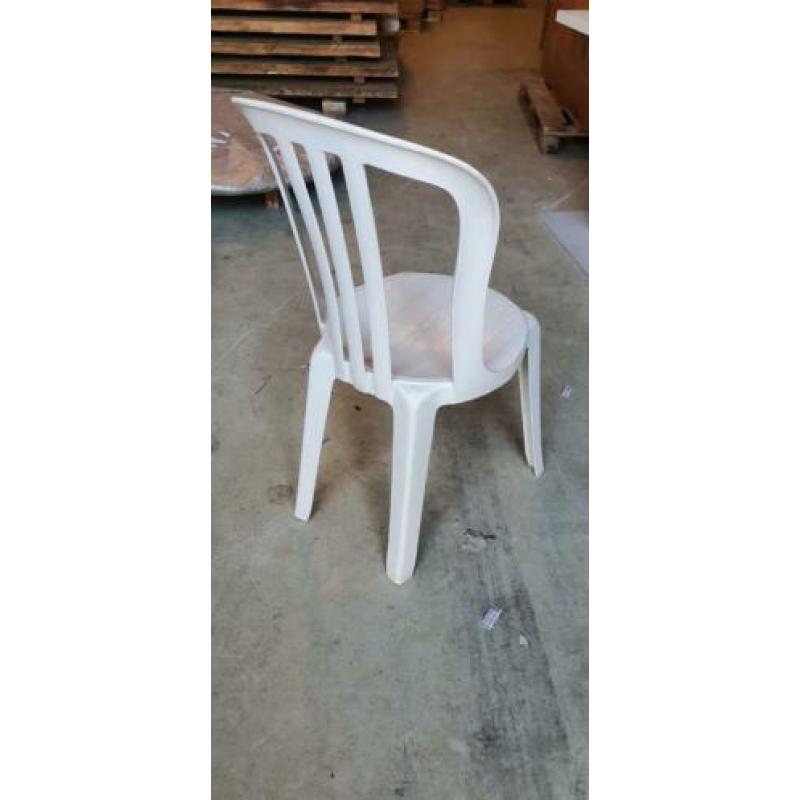 Partij 40 terrasstoelen