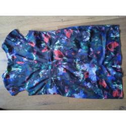 Leuke bloemetjes jurk met kleine split