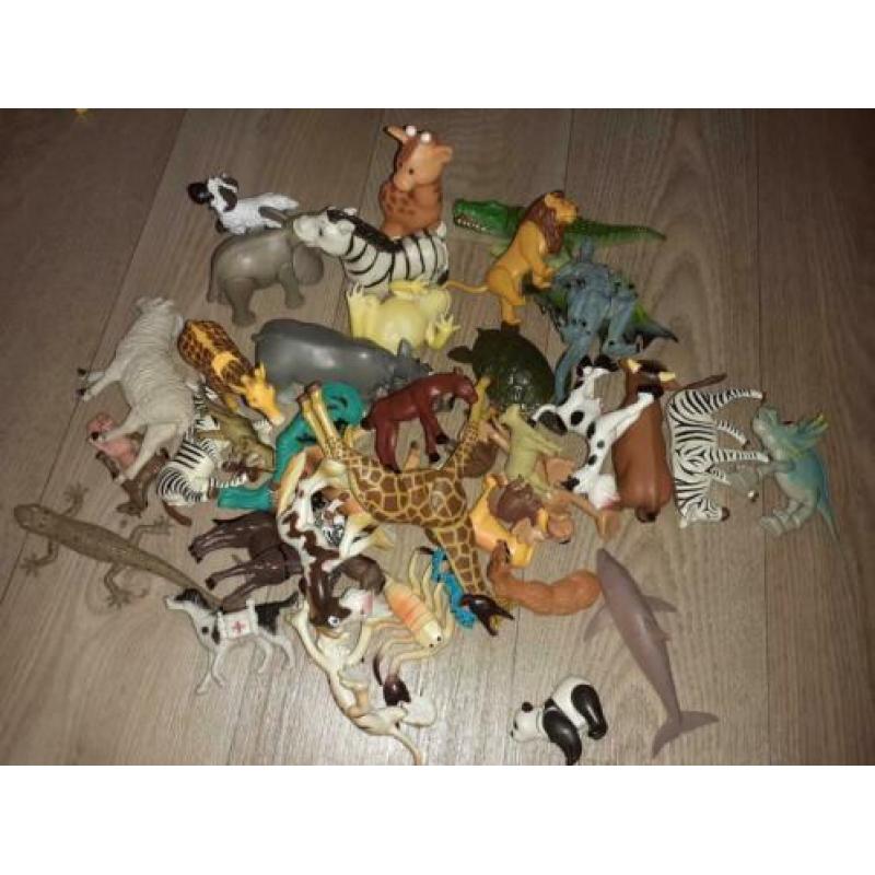 Veel plastic dieren ..