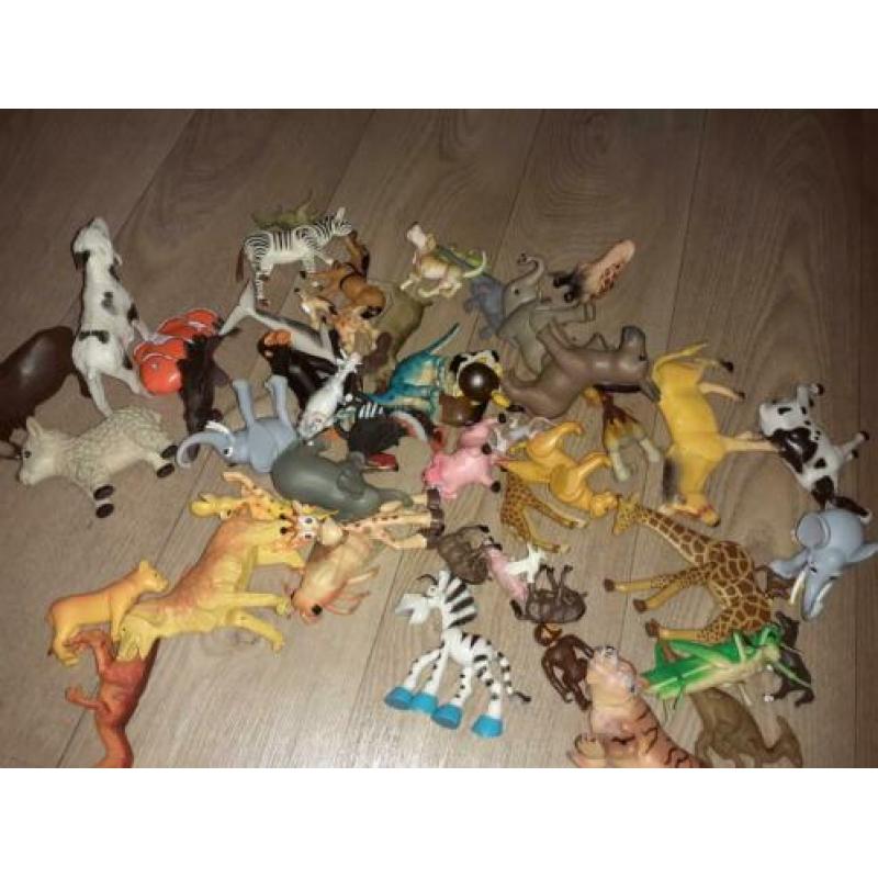 Veel plastic dieren ..