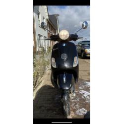 Vespa lx 50, met beschadigingen. Geel kenteken!