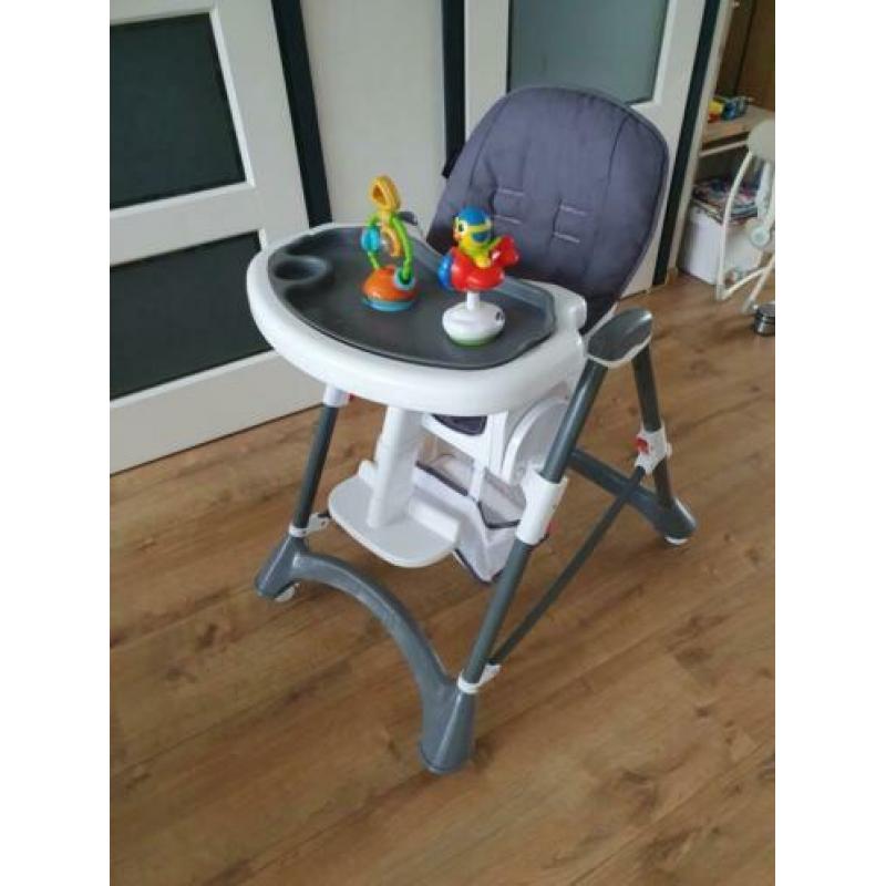 Advature kinderstoel incl speelgoed