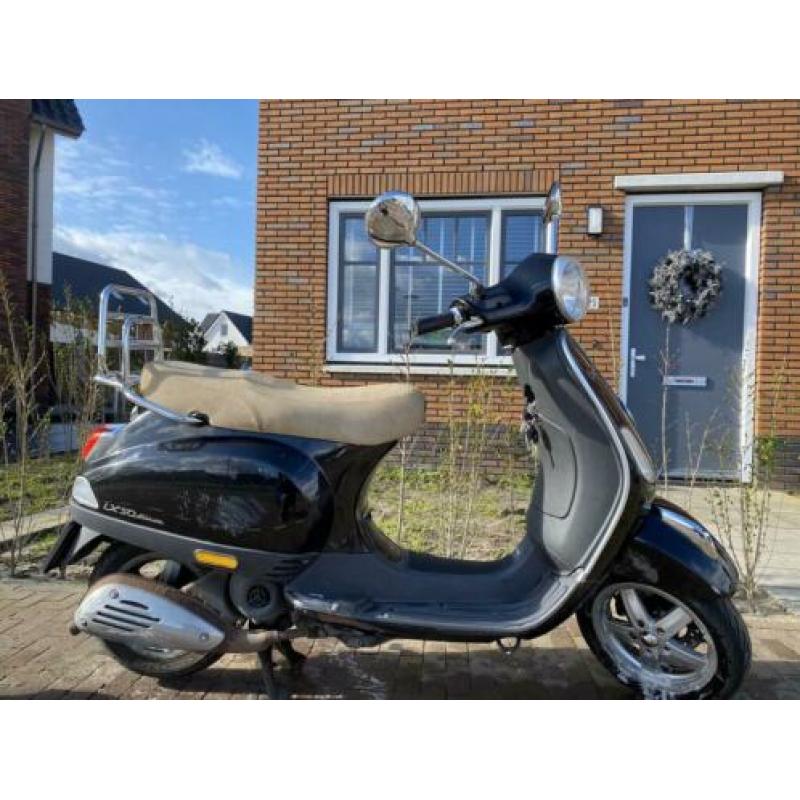 Vespa lx 50, met beschadigingen. Geel kenteken!