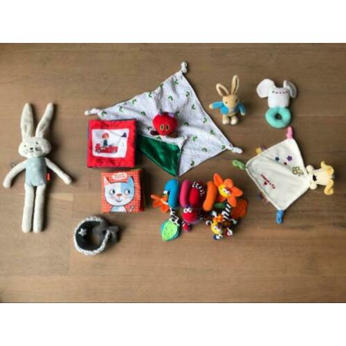 Zacht box speelgoed pakket voor baby - rupsje nooitgenoeg