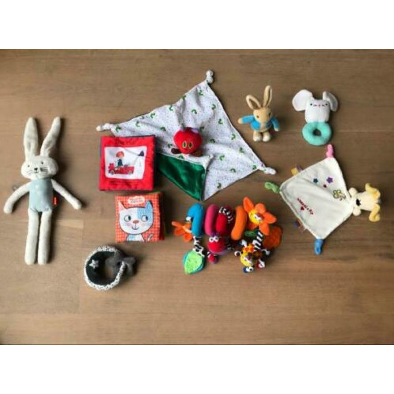 Zacht box speelgoed pakket voor baby - rupsje nooitgenoeg