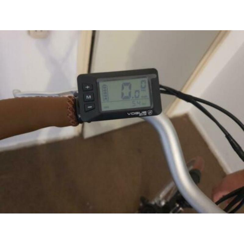 Vogue Baisc 28 inch 49cm Dames 3v rollerbrake metzwart kleur