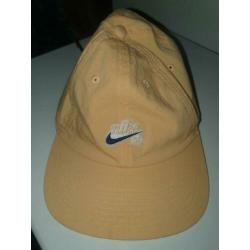 Nike SB Skateboard pet geel