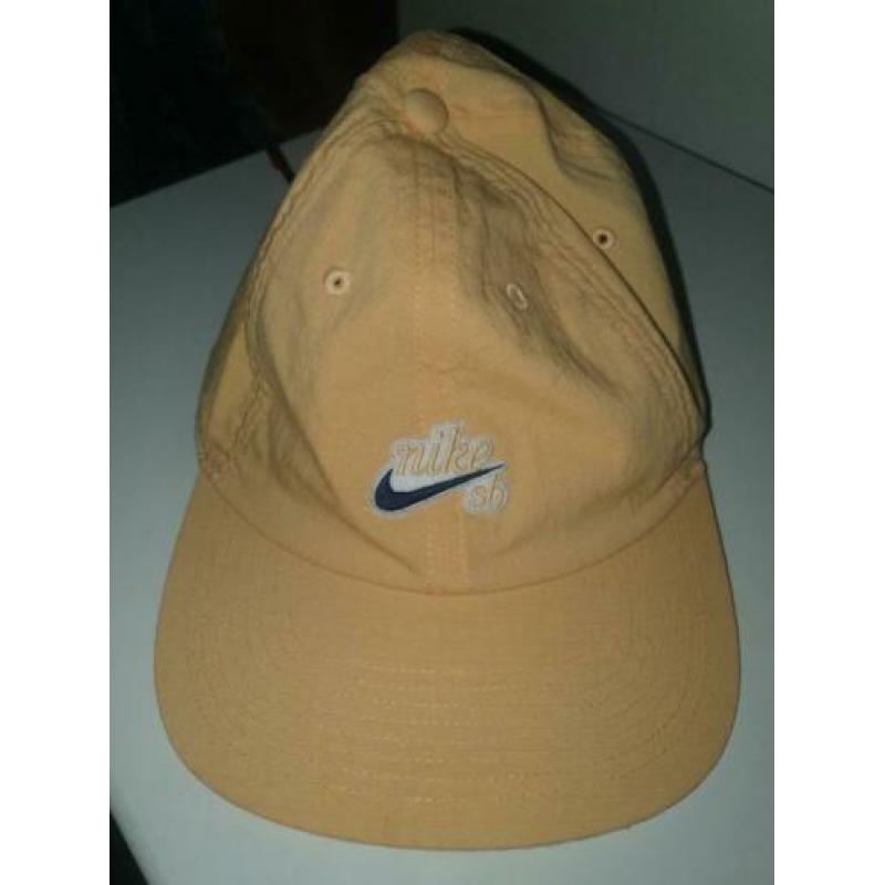 Nike SB Skateboard pet geel