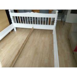 Bed ombouw 160 x 200 wit grenen spijltjes 2 persoons