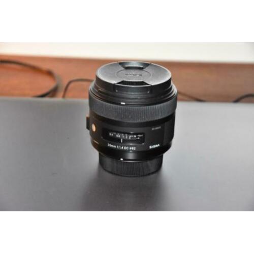 Sigma 30 mm F1.4 DC