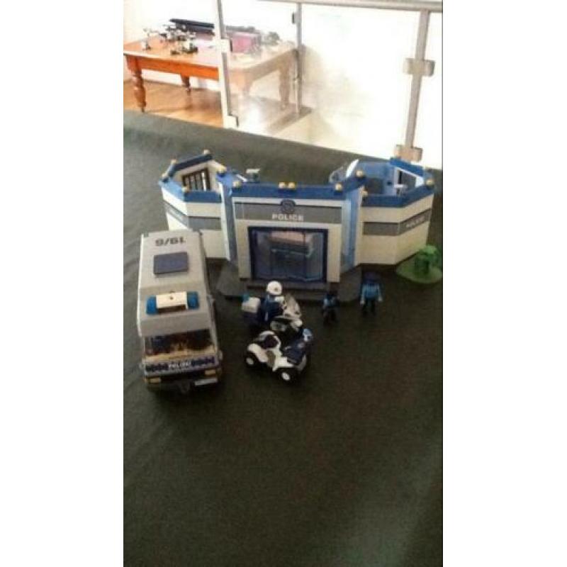 Playmobiel politiebureau 4263. Boevenwagen 4023