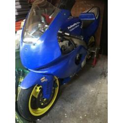 Loop of sloop, circuit racer Yamaha Thundercat