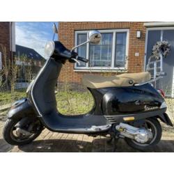 Vespa lx 50, met beschadigingen. Geel kenteken!