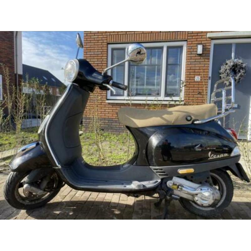 Vespa lx 50, met beschadigingen. Geel kenteken!