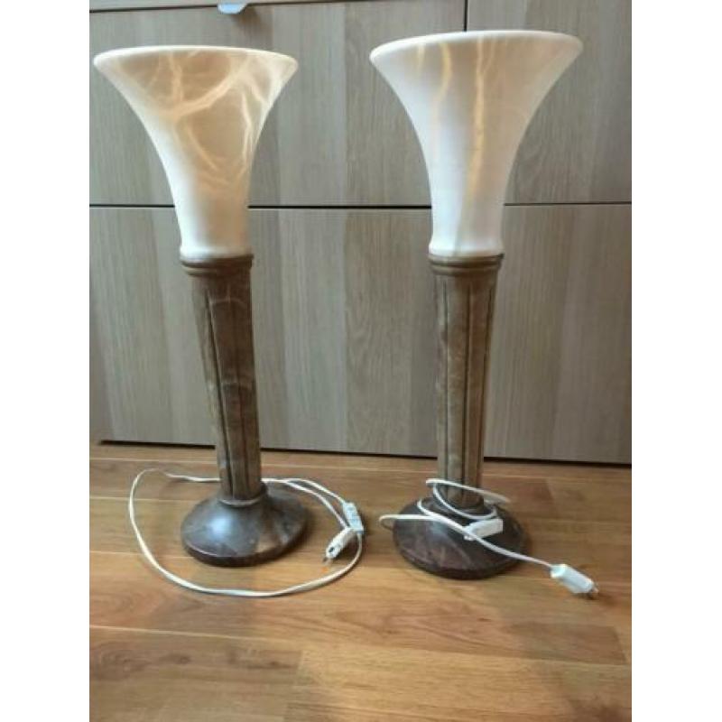 diverse lampen boven eettafel en op dressoir, bijna gratis!!