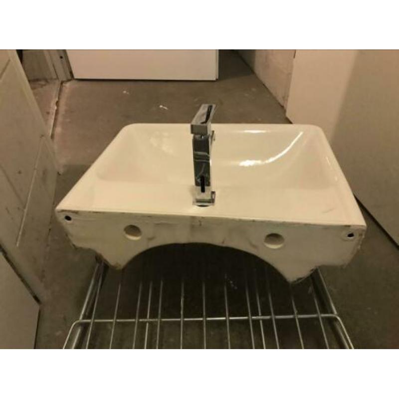 Laufen Wasbak met kraan