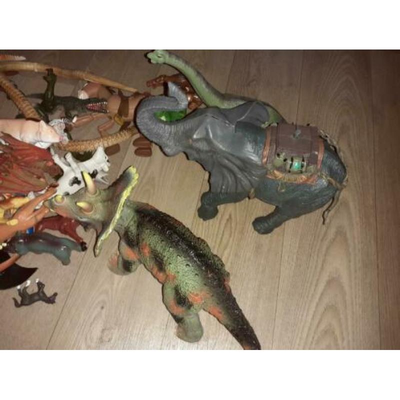 Veel plastic dieren ..