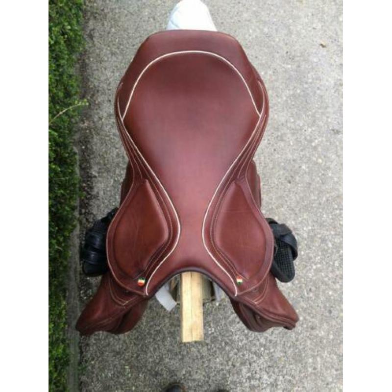 Arturo Fortunato springzadel 17,5 inch MW