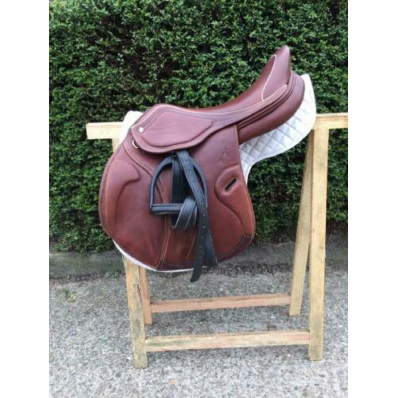 Arturo Fortunato springzadel 17,5 inch MW