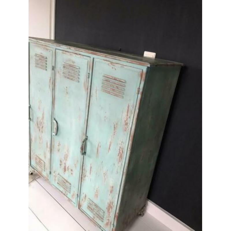 Groene locker loods 5