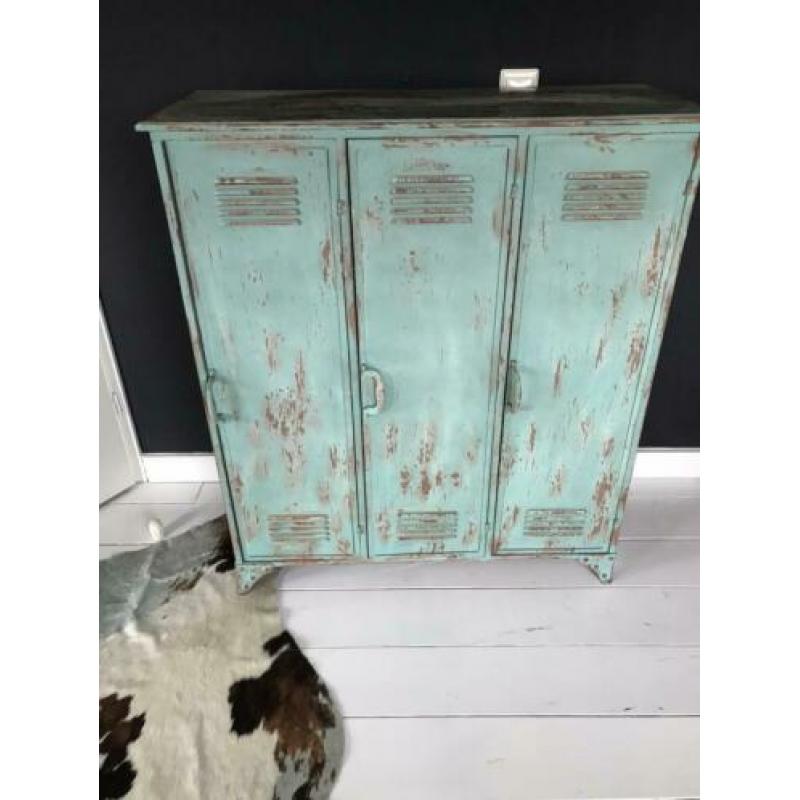 Groene locker loods 5