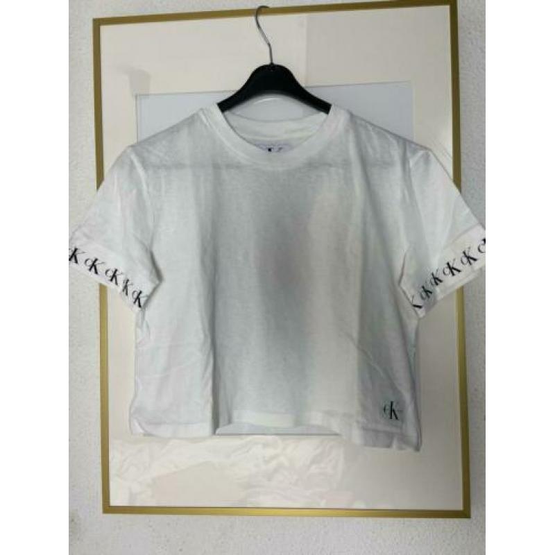 Calvin Klein crop top tshirt S