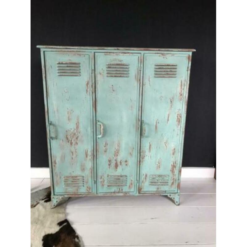 Groene locker loods 5