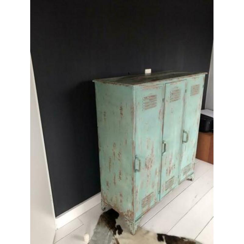 Groene locker loods 5