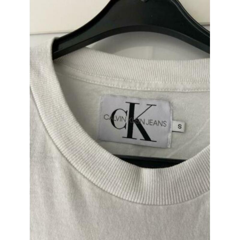 Calvin Klein crop top tshirt S