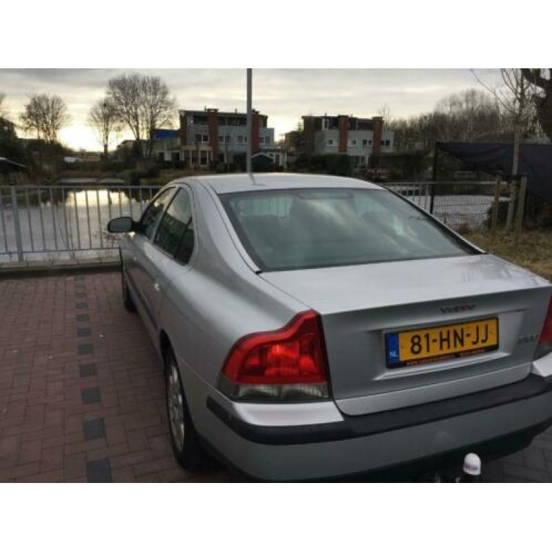 Volvo S60 2.4 140PK 2001 Grijs