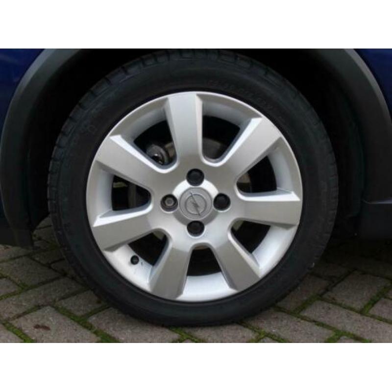 OPEL Corsa 1.2 16V TWINPORT 3D Enjoy