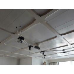 Te koop, moderne en aparte plafon verlichting.