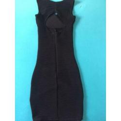 NIEUW ZWARTE JURK GUESS BY MARCIANO, maat S, niet gedragen.