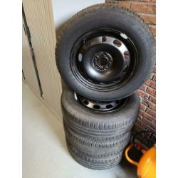 Banden 195/65 R15 met velgen