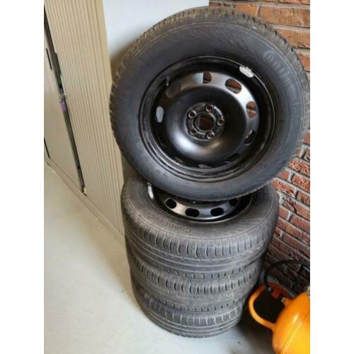 Banden 195/65 R15 met velgen