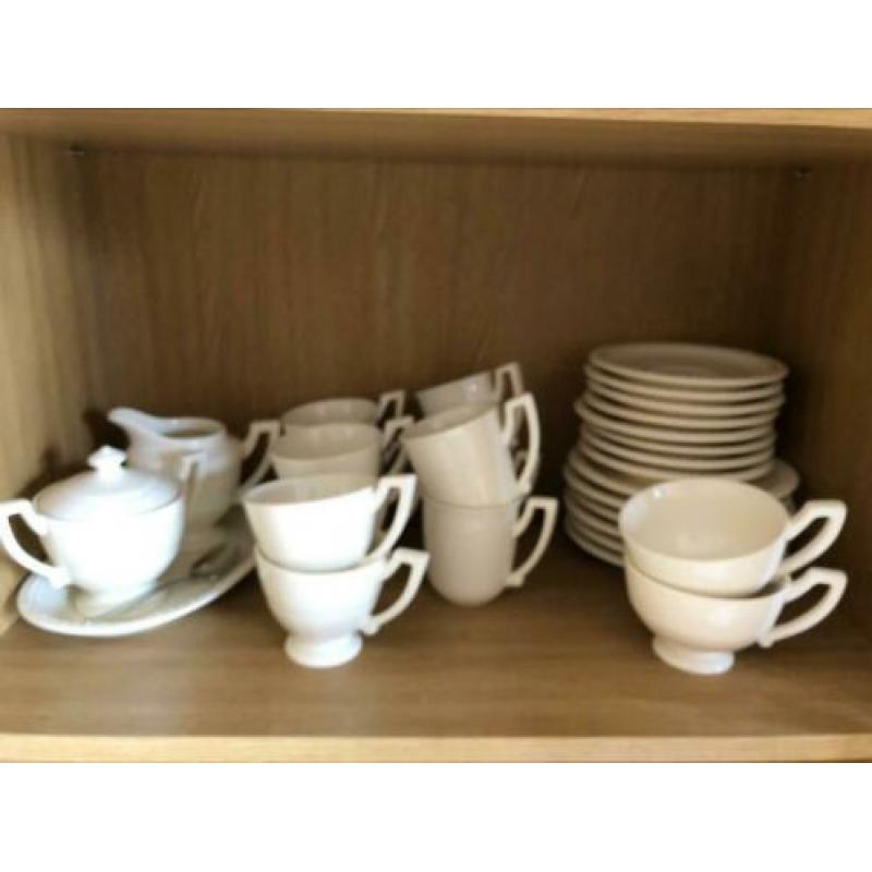 Roomwit servies, ong. 60-delig, Recamier