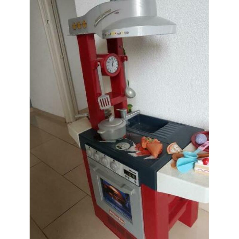 Miele keukentje met accecoires en geluid