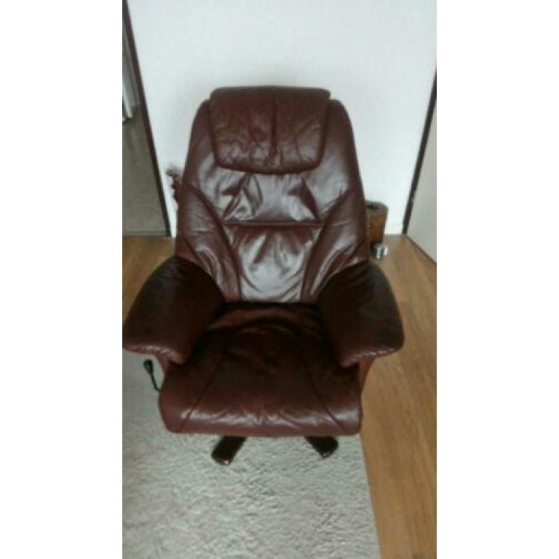 Mooie relax-fauteuil met gratis voetenbankje