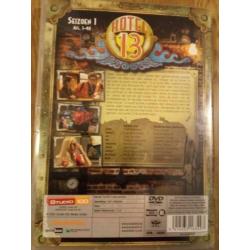 3Dvd-box Hotel 13 - Seizoen 1 - Deel 1 (afl. 1 t/m 40)