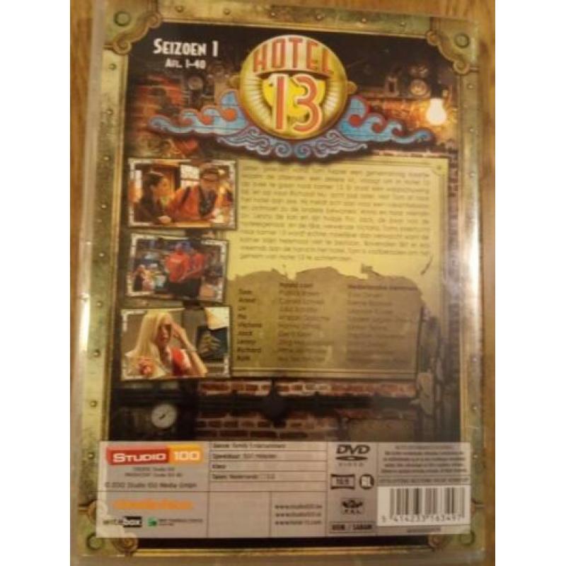 3Dvd-box Hotel 13 - Seizoen 1 - Deel 1 (afl. 1 t/m 40)