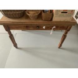 Brocante tafel te koop