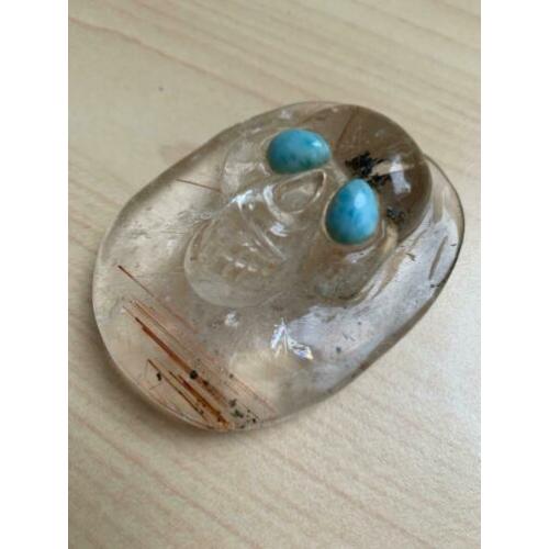 Rutielkwarts Skull met Larimar ogen / bijzonder object