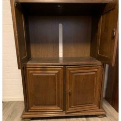 Eiken Tv Kast +/- 120 cm breed x 160 hoog