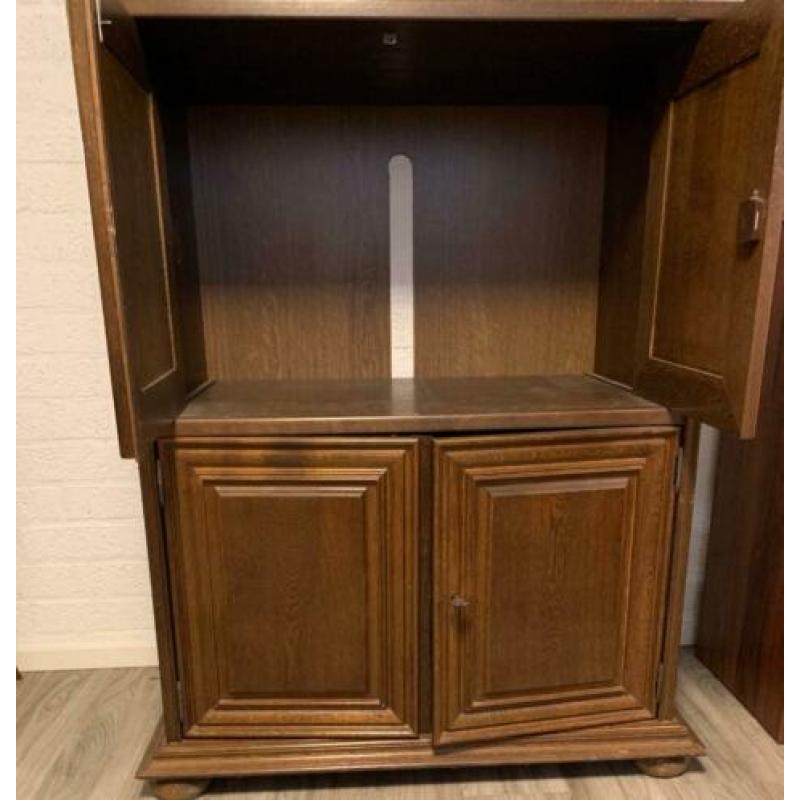 Eiken Tv Kast +/- 120 cm breed x 160 hoog