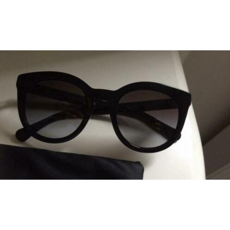 Dolce & Gabbana zonnebril DG4249 zwart