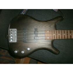 Rok-axe elektrische bass gitaar. black wood - 4 string
