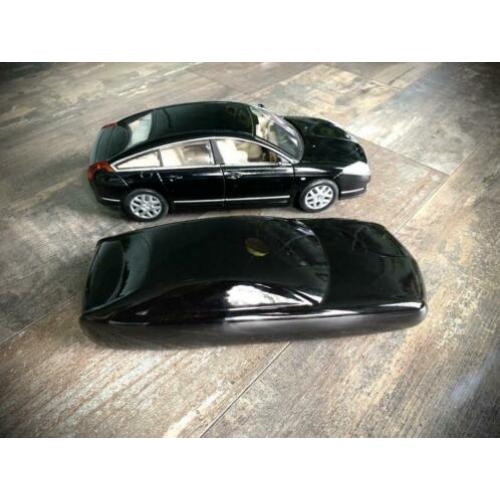 Citroën C6 schaalmodel en press papier (genummerd)