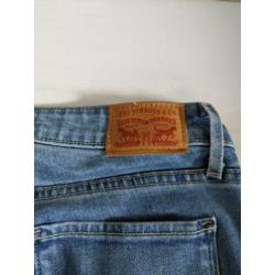 Levi jeans maat 27