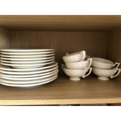 Roomwit servies, ong. 60-delig, Recamier