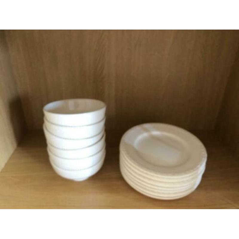 Roomwit servies, ong. 60-delig, Recamier
